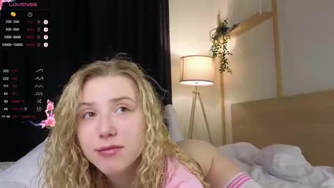 Snapshot of chloe_guidry chatting on February 17, 3:36 am Arianaa Mourrr online show from February 17, 3:36 am