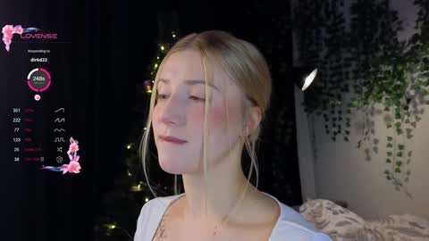 Snapshot of chloe_guidry chatting on December 24, 12:33 am Arianaa Mourrr online show from December 24, 12:33 am