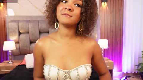 Chloe online show from March 19, 1:26 pm