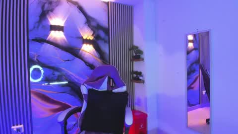 chloe_jacksonn online show from June 2, 7:48 pm