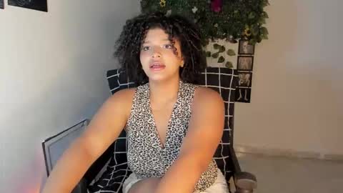chloe_kisses online show from October 23, 11:38 am
