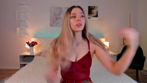 Snapshot of chloe_lov_ chatting on March 3, 1:07 am Chloe Lov GTM2 Mon Tue Thu Sat Sun 0400am - 1030m online show from March 3, 1:07 am