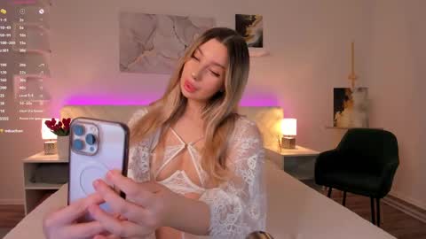 Snapshot of chloe_lov_ chatting on March 9, 1:14 am Chloe Lov GTM2 Mon Tue Thu Sat Sun 0400am - 1030m online show from March 9, 1:14 am