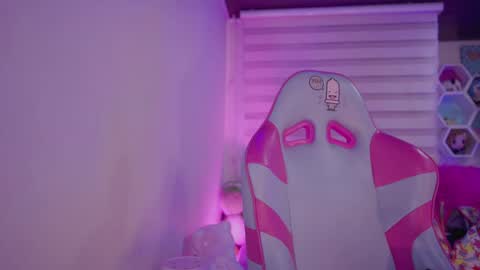 Snapshot of chloe_moons_ chatting on October 6, 8:57 pm CLOE online show from October 6, 8:57 pm