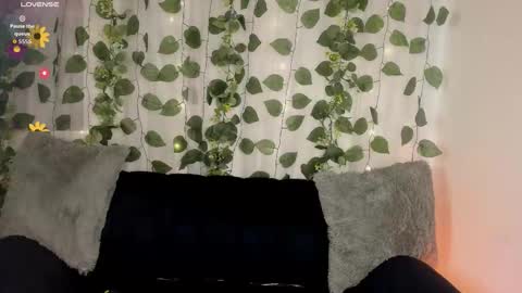 Chloe online show from March 13, 1:01 pm