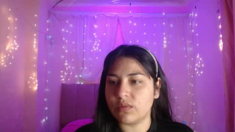 Snapshot of chloe_smith5 chatting on October 6, 1:06 pm chloe_smith5 online show from October 6, 1:06 pm