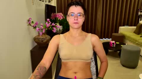 Eva and Sandra online show from June 14, 6:14 am