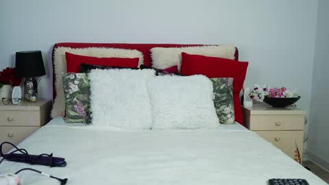 Chloe online show from May 25, 3:49 am