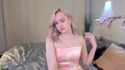 Chloe Deccker online show from May 19, 1:56 am