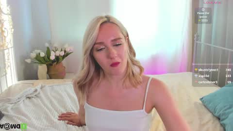 Chloe Deccker online show from July 7, 7:23 am