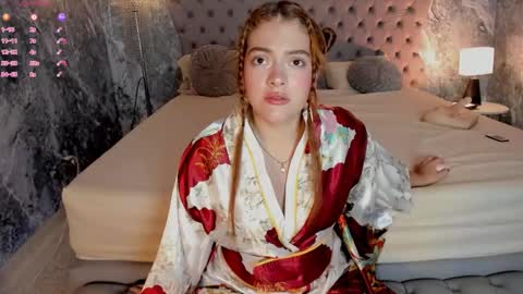 Snapshot of chloee_evans1_ chatting on October 14, 7:16 pm Chloe online show from October 14, 7:16 pm
