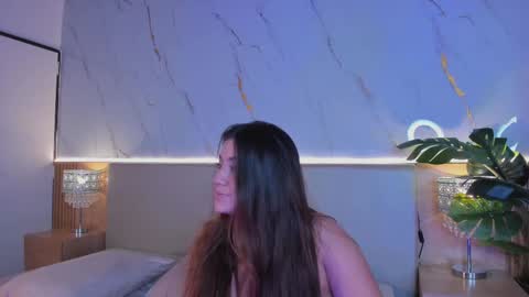Snapshot of chloeemonroee_ chatting on September 26, 2:47 pm Chloee online show from September 26, 2:47 pm