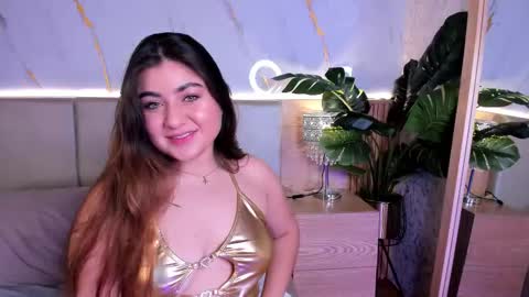 Snapshot of chloeemonroee_ chatting on October 3, 2:22 pm Chloee online show from October 3, 2:22 pm