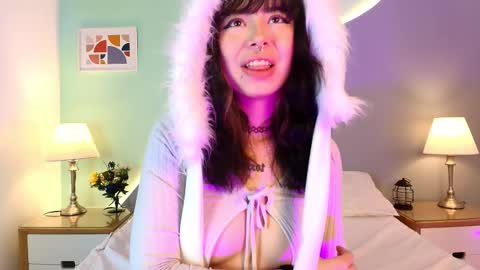 Snapshot of chloeesky chatting on October 9, 2:21 pm chloeesky online show from October 9, 2:21 pm