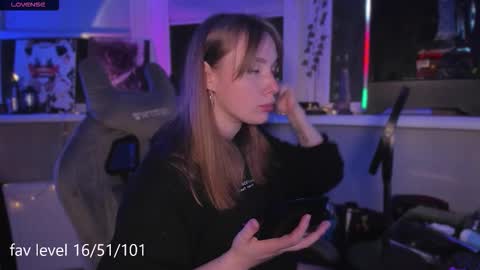 Snapshot of chloegins chatting on October 25, 3:52 pm chloegins online show from October 25, 3:52 pm