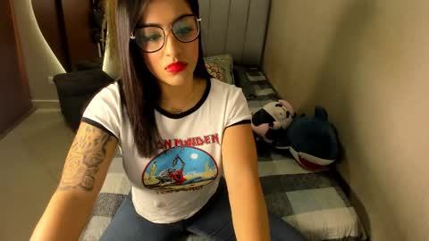 Laura  independent model online show from October 21, 1:09 am