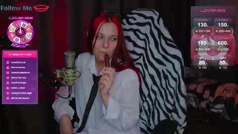 Snapshot of chloejenyss chatting on October 1, 4:01 pm Chloe online show from October 1, 4:01 pm