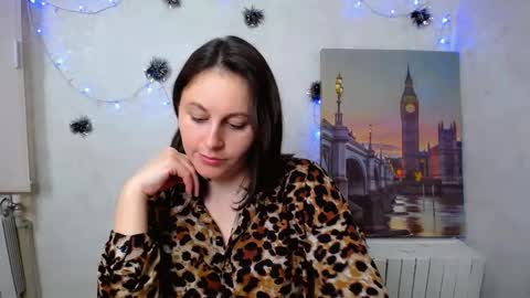 Chloe online show from January 7, 5:49 pm