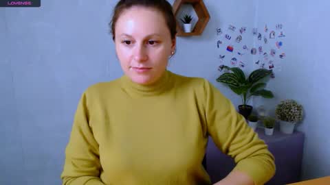 Chloe online show from October 14, 4:09 pm