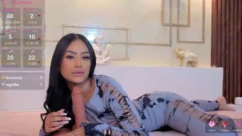 Snapshot of chloemoon9 chatting on September 9, 1:33 pm Chloe Moon online show from September 9, 1:33 pm