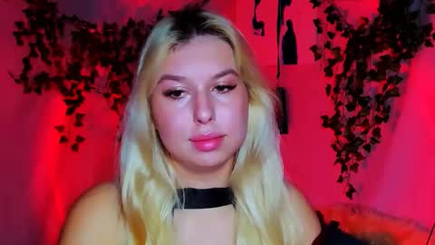 ChloeRicci online show from November 24, 11:01 am