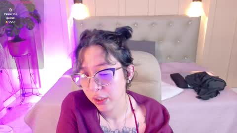 Snapshot of chloerossee chatting on October 3, 1:33 am Chloe rosse online show from October 3, 1:33 am