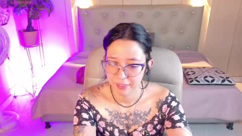Snapshot of chloerossee chatting on September 17, 1:36 am Chloe rosse online show from September 17, 1:36 am