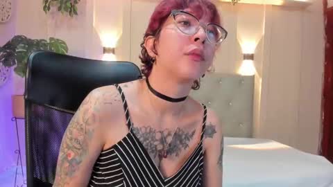 Snapshot of chloerossee chatting on March 8, 1:26 am Chloe rosse online show from March 8, 1:26 am