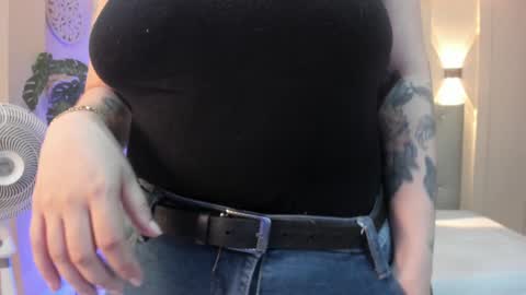 Snapshot of chloerossee chatting on January 24, 1:35 am Chloe rosse online show from January 24, 1:35 am