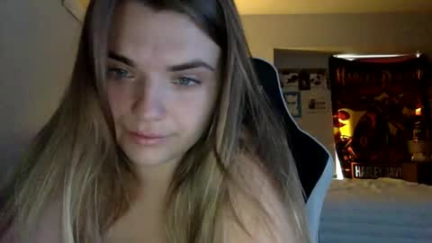 Chloe Lane online show from October 25, 4:03 pm