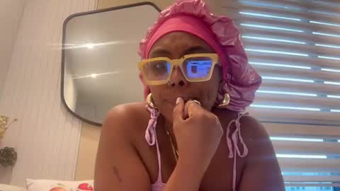 ChocolateCakeQueen online show from December 12, 11:18 am