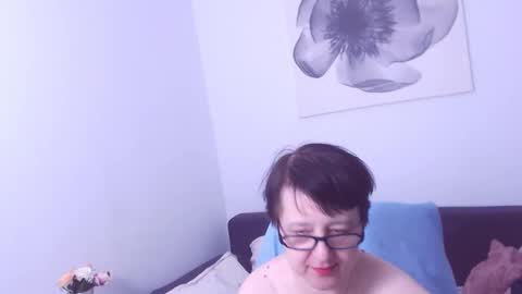 Snapshot of christarose chatting on January 10, 7:11 pm Christa online show from January 10, 7:11 pm