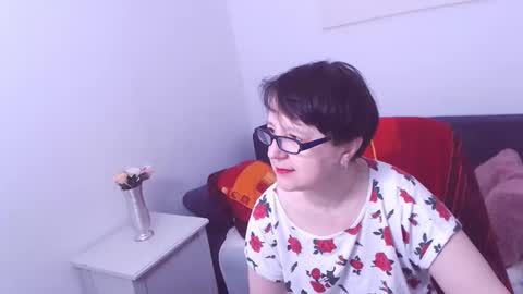 Snapshot of christarose chatting on December 8, 2:19 pm Christa online show from December 8, 2:19 pm