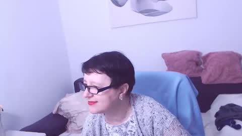 Snapshot of christarose chatting on October 5, 1:32 am Christa online show from October 5, 1:32 am