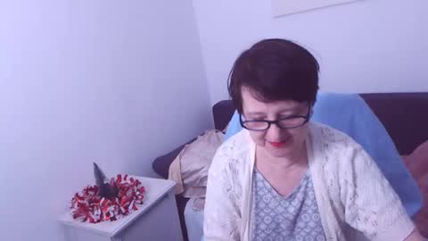 Snapshot of christarose chatting on January 5, 12:42 am Christa online show from January 5, 12:42 am
