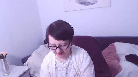 Snapshot of christarose chatting on February 23, 3:34 pm Christa online show from February 23, 3:34 pm