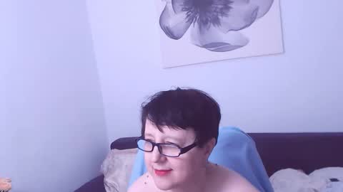 Snapshot of christarose chatting on October 10, 1:21 am Christa online show from October 10, 1:21 am
