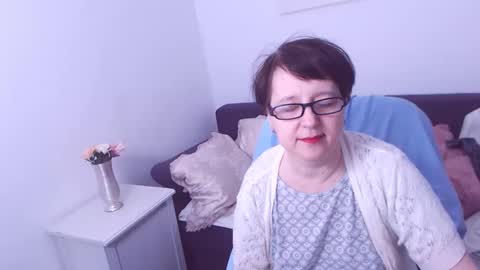 Snapshot of christarose chatting on December 19, 6:23 pm Christa online show from December 19, 6:23 pm