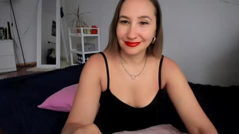 christina rosse online show from July 4, 7:15 am