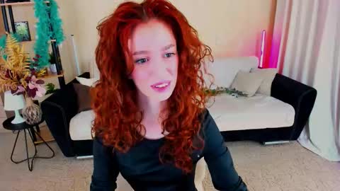 christinaconteeree online show from December 1, 7:27 pm