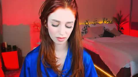 christinaconteeree online show from November 21, 7:49 pm