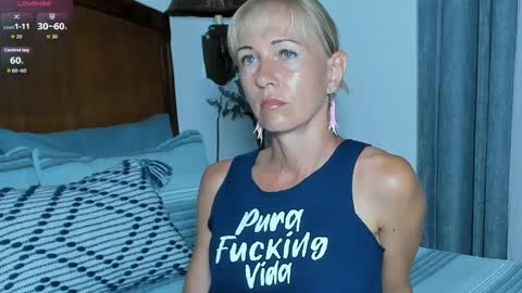 Snapshot of christine_35 chatting on October 4, 11:49 am Christine - online show from October 4, 11:49 am