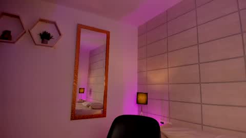 Christine  online show from April 20, 12:19 pm