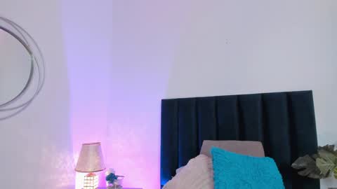 Snapshot of christy_seaa chatting on December 18, 6:14 pm Christy online show from December 18, 6:14 pm