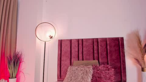 Snapshot of christy_seaa chatting on February 25, 6:12 pm Christy online show from February 25, 6:12 pm