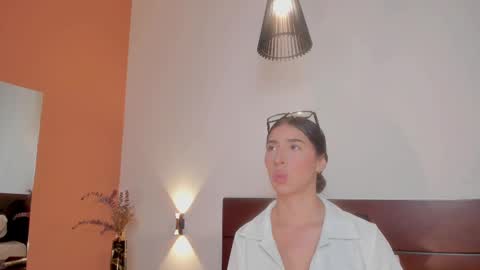 Snapshot of christy_seaa chatting on February 13, 6:27 pm Christy online show from February 13, 6:27 pm