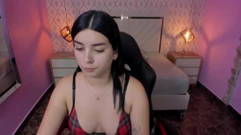 Snapshot of christy_teigen chatting on October 14, 7:27 pm CHRISTY online show from October 14, 7:27 pm