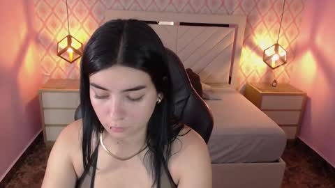 Snapshot of christy_teigen chatting on October 6, 7:29 pm CHRISTY online show from October 6, 7:29 pm