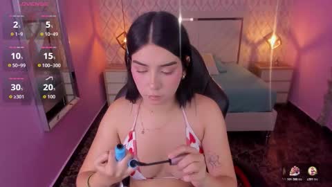 Snapshot of christy_teigen chatting on October 17, 8:01 pm CHRISTY online show from October 17, 8:01 pm