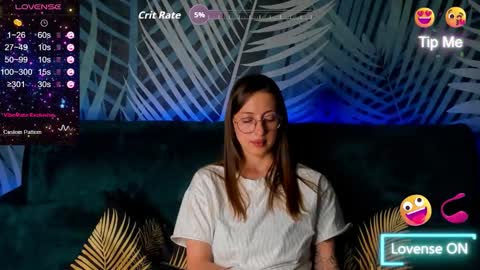 Snapshot of christycrayme chatting on October 16, 4:15 am ChristyCrayme online show from October 16, 4:15 am